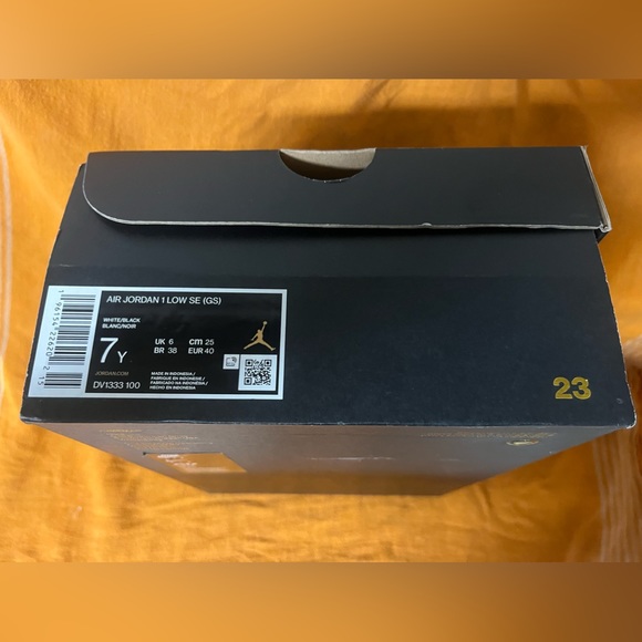 Jordan 1 low concord
